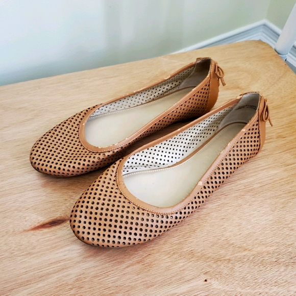 J.Crew Beige Flats Size 8 - Picture 1 of 6
